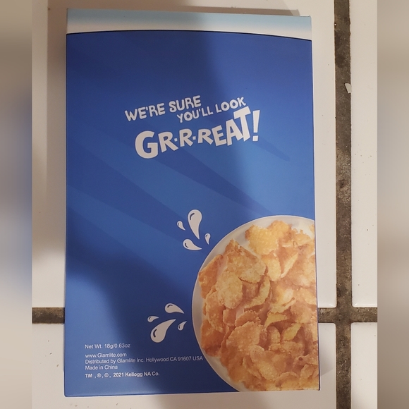 Glamlite × Frosted Flakes Eyeshadow Palette - Picture 4 of 5